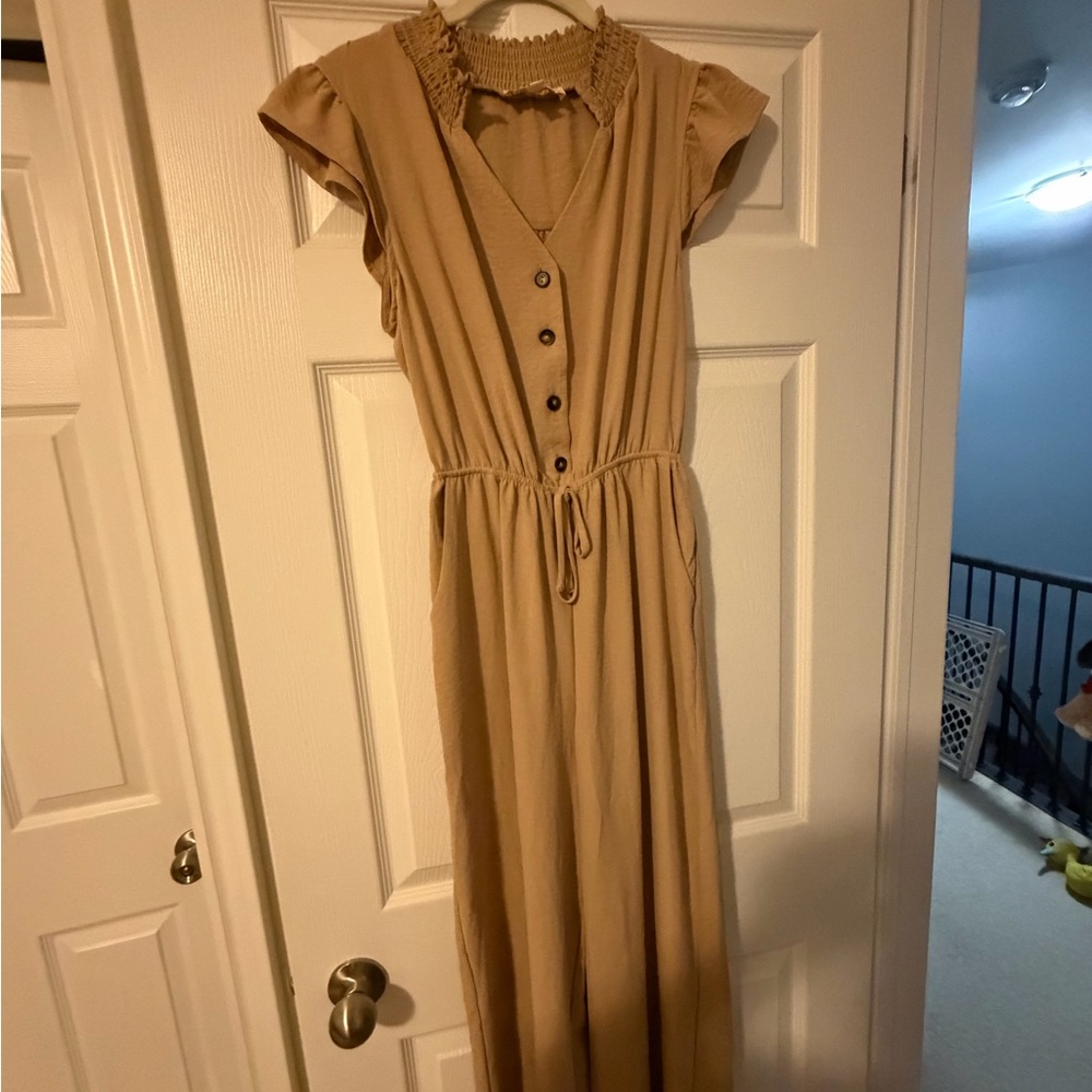 Elegant Tan Button-Down jumpsuit